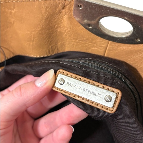 Banana Republic Caramel Tan Leather Slouchy Bohemian Shoulder Bag - Picture 10 of 13